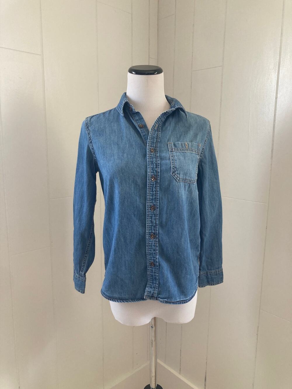 Cherokee Denim Buttondown Shirt, Size M